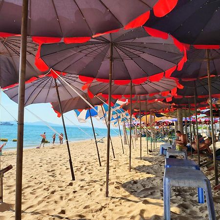 Candy Beach Seaview Jomtien Exterior foto