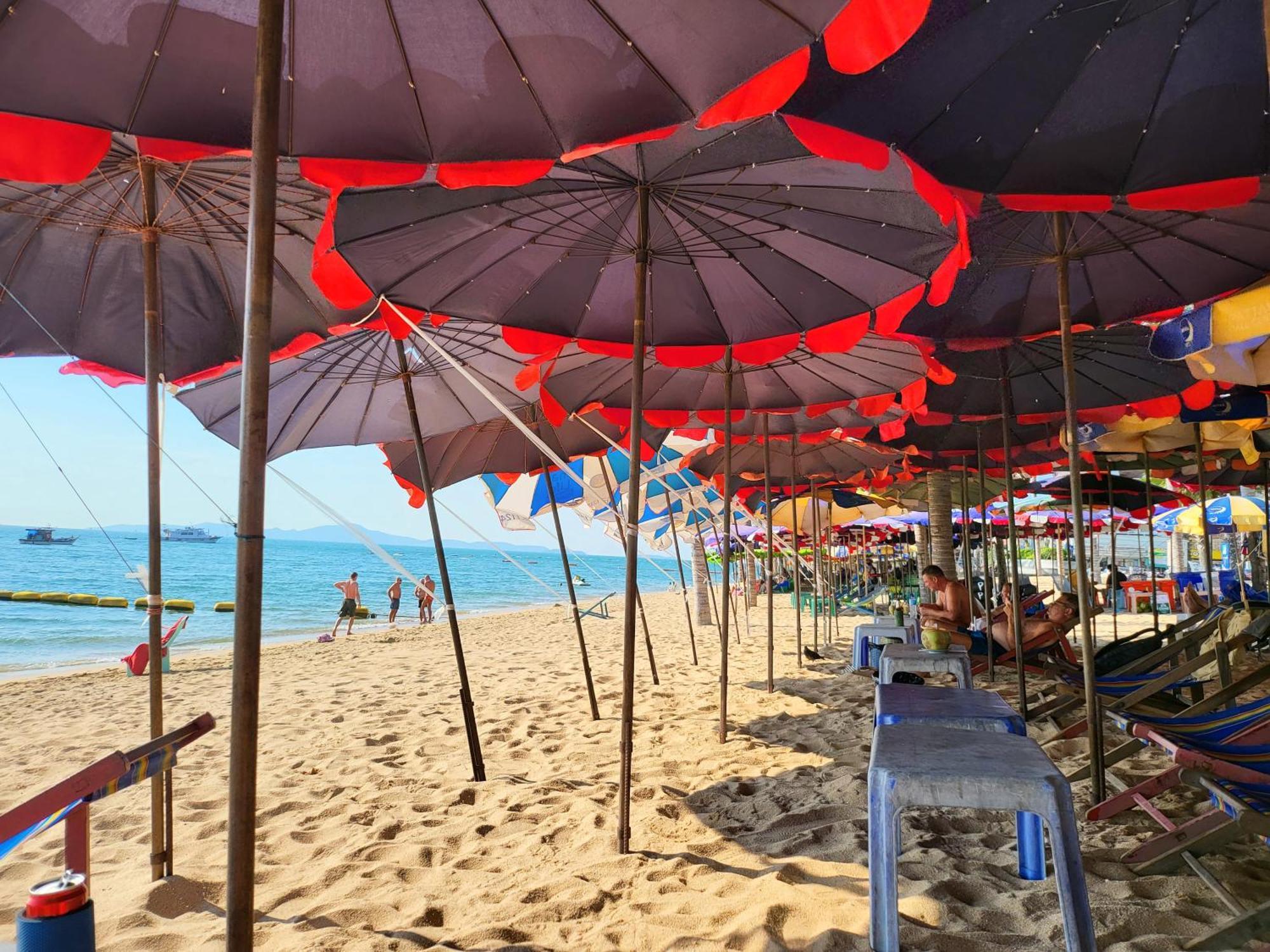 Candy Beach Seaview Jomtien Exterior foto